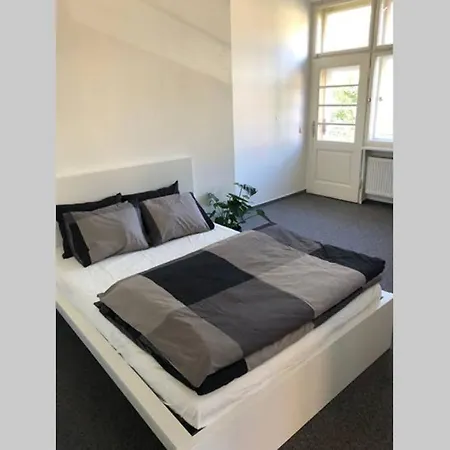 Braunova Vila - Luxusní Apartmán Se Zahradou * Jablonec nad Nisou